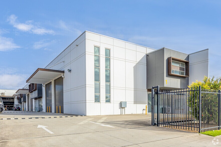 66 Riverside Rd, Chipping Norton for sale - Building Photo - Image 1 of 5