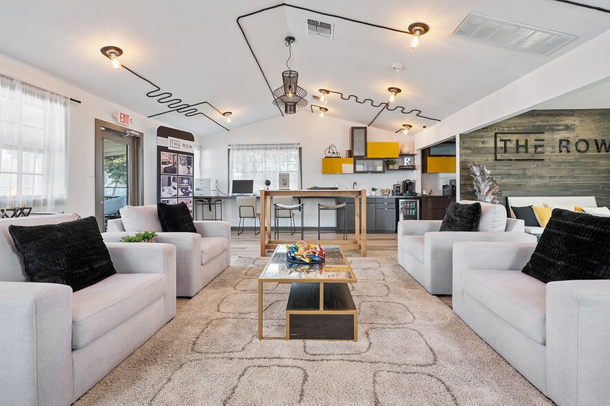 7302 University Row, San Antonio, TX for sale - Building Photo - Image 1 of 12