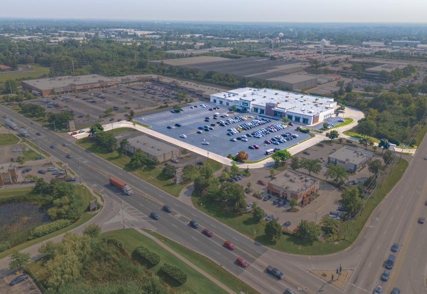 1547-1557 S Lake Street, Mundelein, IL for sale - Building Photo - Image 2 of 10