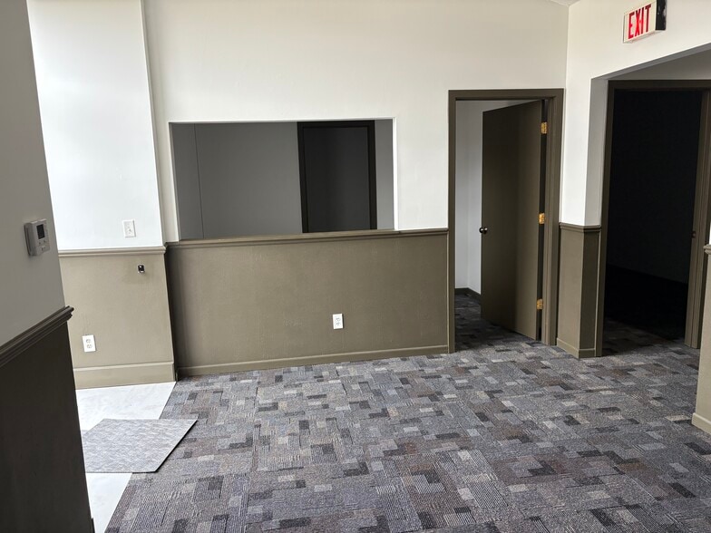 2545 Plover Rd, Plover, WI for lease - Building Photo - Image 2 of 8