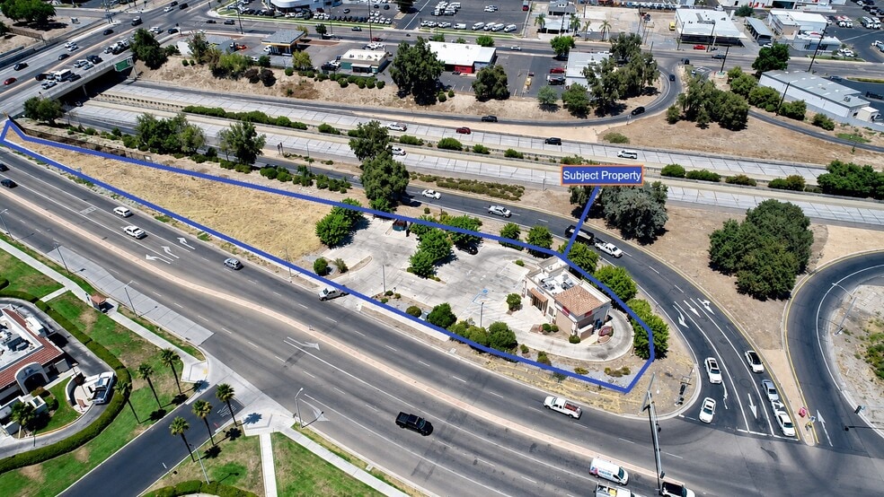 1400 E Noble Ave, Visalia, CA for sale - Building Photo - Image 3 of 22