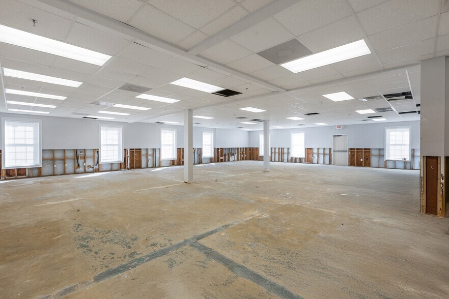 1261 Commercial Dr SW, Conyers, GA à louer - Photo intérieure - Image 3 de 15