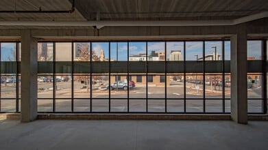 425 S Broadway, Rochester, MN à louer Photo intérieure- Image 2 de 7