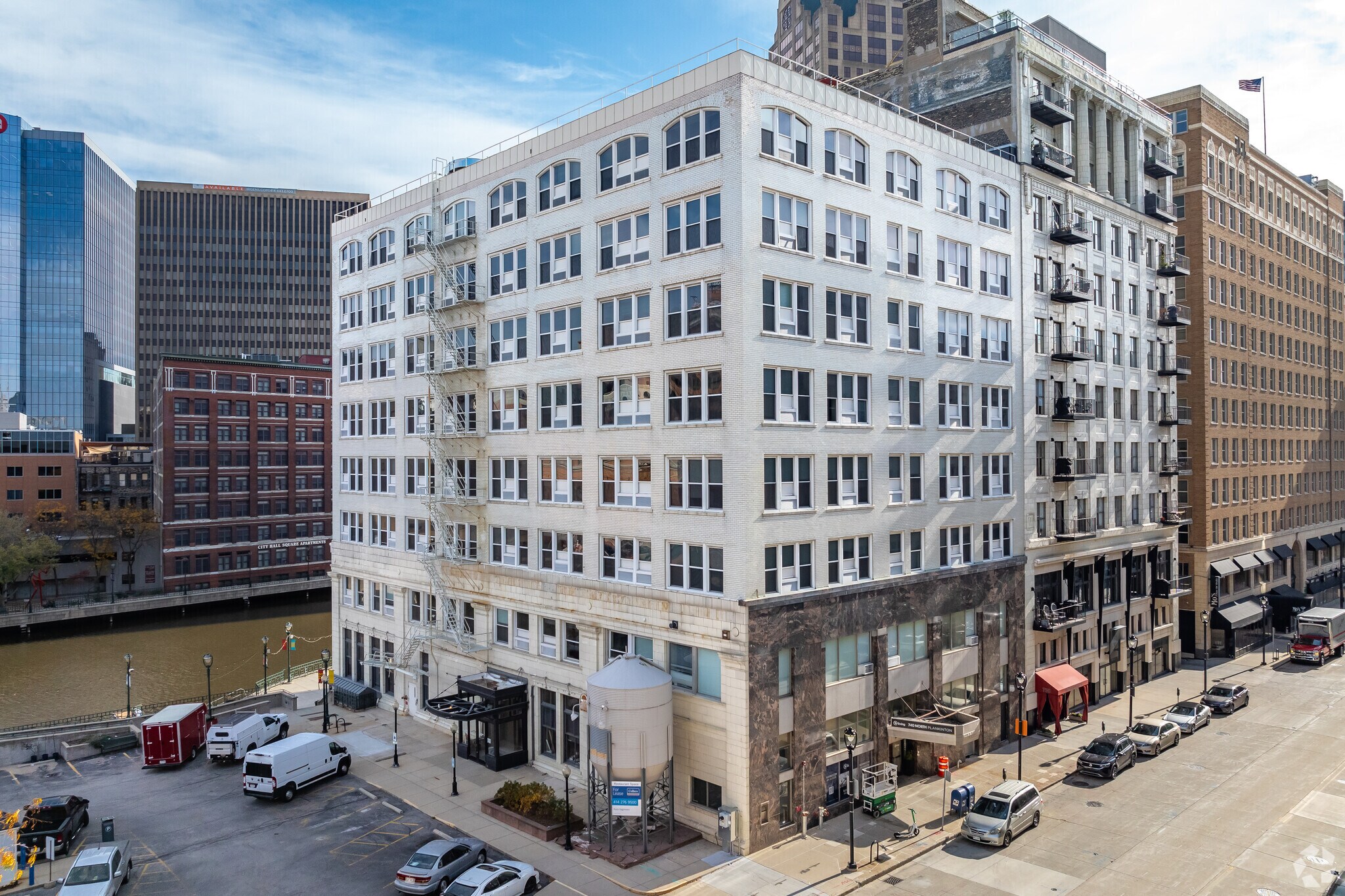 740 N Plankinton Ave, Milwaukee, WI à louer Photo principale- Image 1 de 12