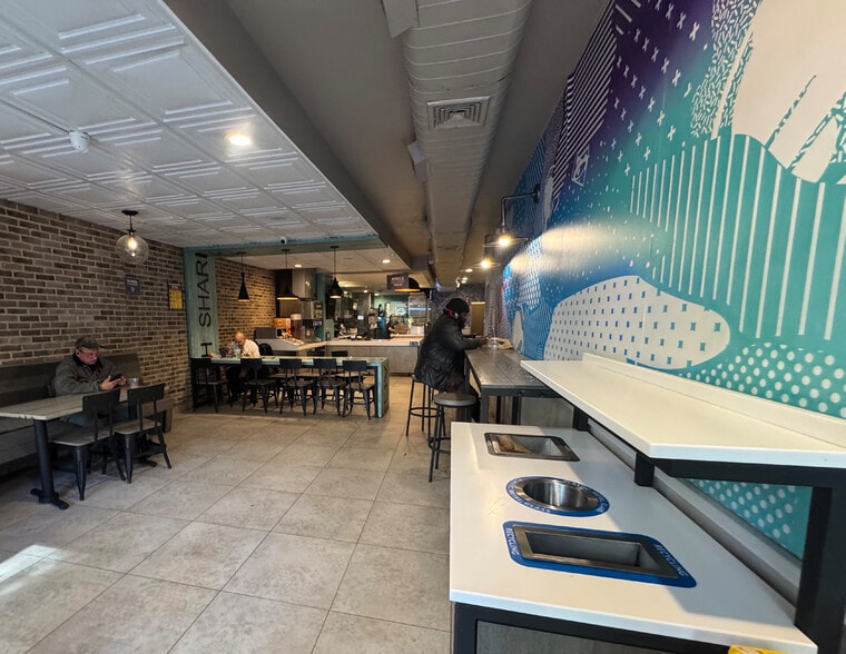 246 E 23rd St, New York, NY for lease - Building Photo - Image 3 of 5