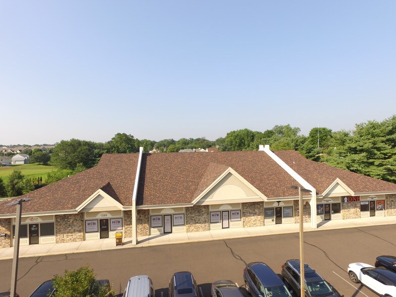 1386-1388 W Street Rd, Warminster, PA à louer - Photo du bâtiment - Image 2 de 4