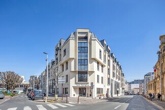 Plus de détails pour Multi-résidentiel à vendre