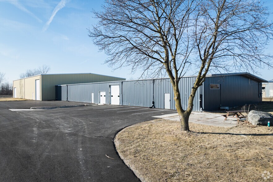 28663 Glenwood Rd, Perrysburg, OH for lease - Building Photo - Image 2 of 6