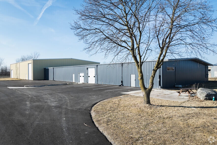 28663 Glenwood Rd, Perrysburg, OH à louer - Photo du bâtiment - Image 2 de 6