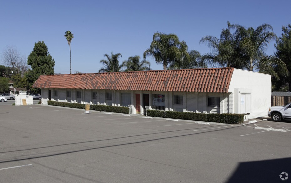 1035 E Grand Ave, Escondido, CA for sale - Primary Photo - Image 1 of 2