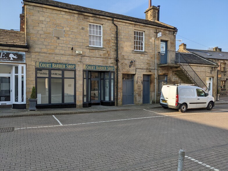 2-7 Crescent Ct, Ilkley à vendre - Photo du bâtiment - Image 3 de 3