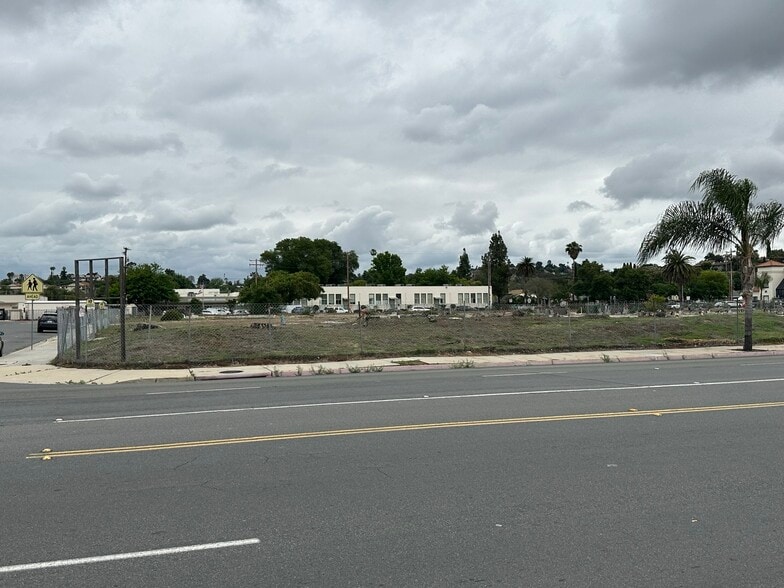 444-472 S Escondido Blvd, Escondido, CA à vendre - Autre - Image 3 de 4