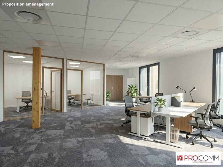 Office in Sainte Foy Les Lyon for lease - Building Photo - Image 1 of 3