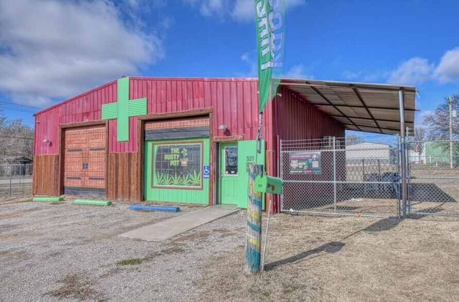 529 Eel River St, Purcell, OK à vendre - Photo du bâtiment - Image 3 de 11
