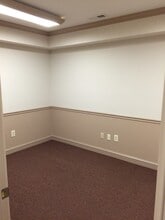 4 Terry Dr, Newtown, PA à louer Photo intérieure- Image 2 de 7