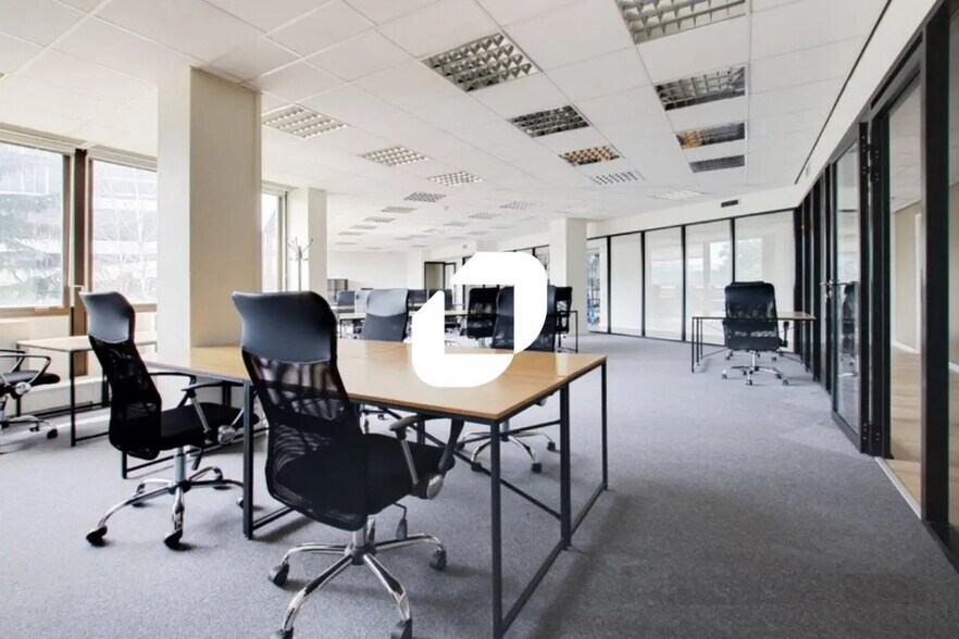 Office in Saint-Cloud for sale - Interior Photo - Image 2 of 11