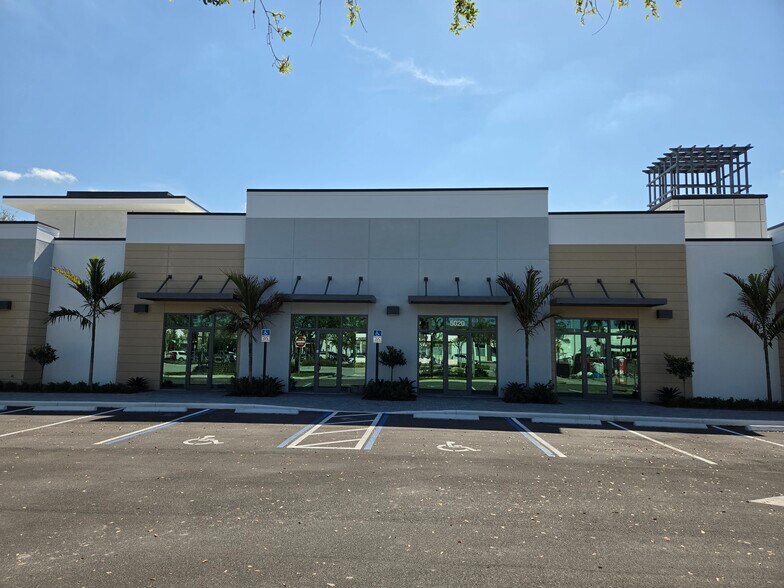 5020 Seminole Pratt Whitney, Loxahatchee, FL à louer - Photo du bâtiment - Image 2 de 5