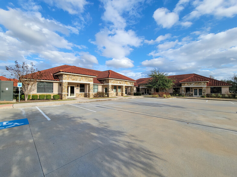 4502 Riverstone Blvd, Missouri City, TX for lease - Building Photo - Image 2 of 25