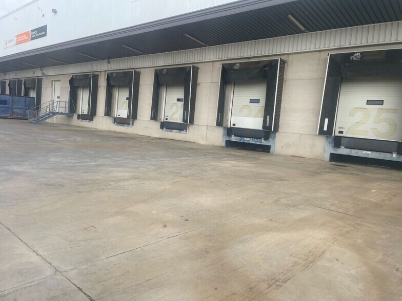 Polígono Parque Logístico, 4, Carmona, Sevilla for lease - Building Photo - Image 2 of 36