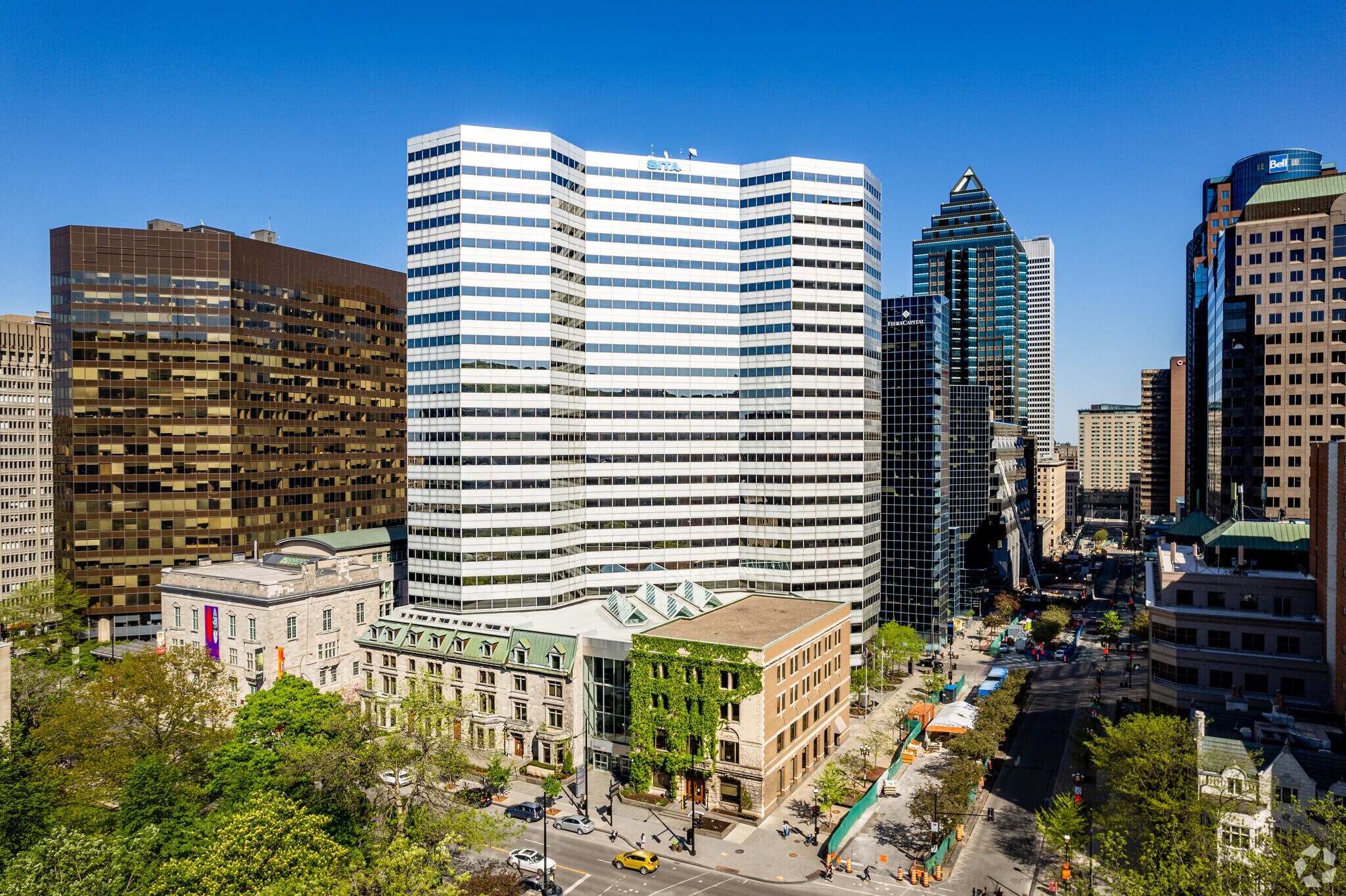 2001 Av McGill College, Montréal, QC à louer Photo principale- Image 1 de 5