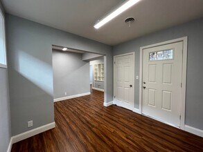 1300 Court St, Redding, CA à louer Photo intérieure- Image 2 de 7