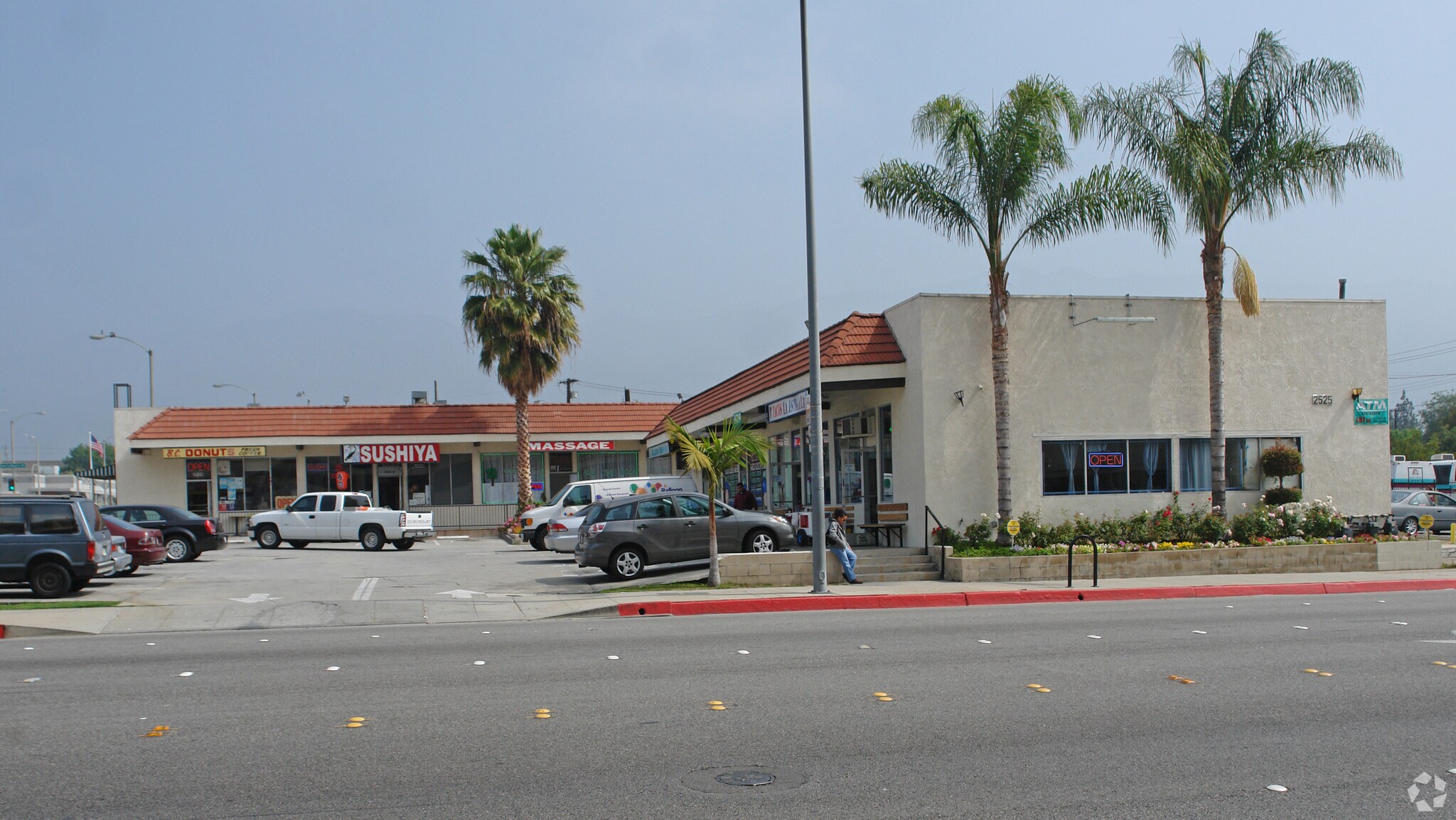 2523-2525 E Foothill Blvd, Pasadena, CA for sale Primary Photo- Image 1 of 1