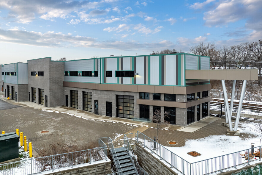 1800 Davenport Rd, Toronto, ON for sale - Primary Photo - Image 1 of 1