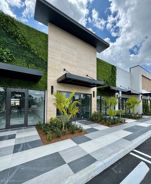 1250 SW Gatlin Blvd, Port Saint Lucie, FL à louer - Photo du bâtiment - Image 2 de 10