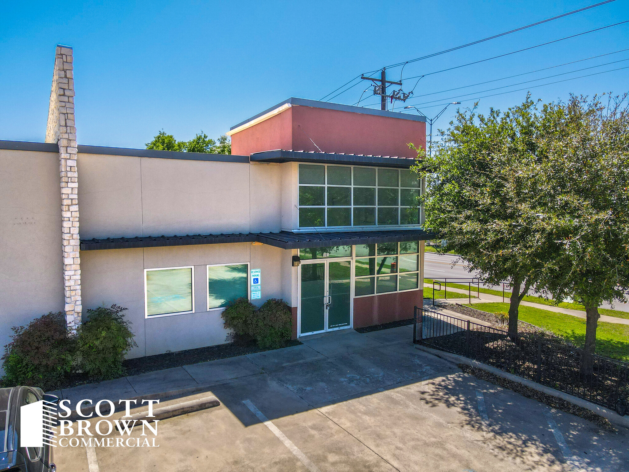 2535 Charlotte St, Denton, TX for lease Building Photo- Image 1 of 16