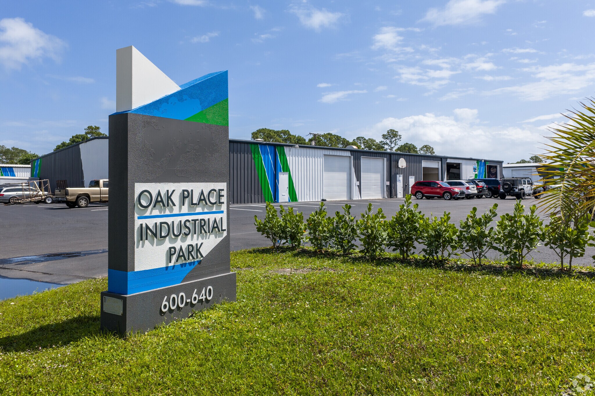 600 Oak Pl, Port Orange, FL à louer Photo principale- Image 1 de 12