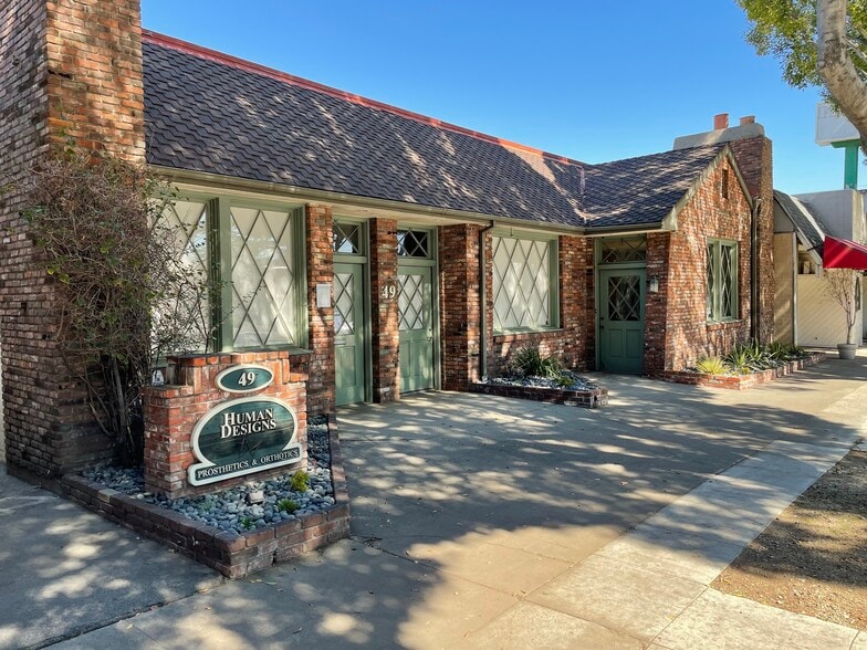 49-53 E Foothill Blvd, Arcadia, CA à louer - Photo du bâtiment - Image 1 de 10