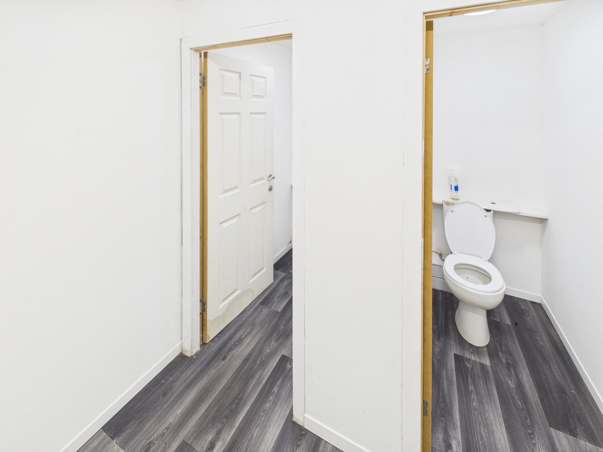 81 Glendoune St, Girvan for lease Interior Photo- Image 1 of 4