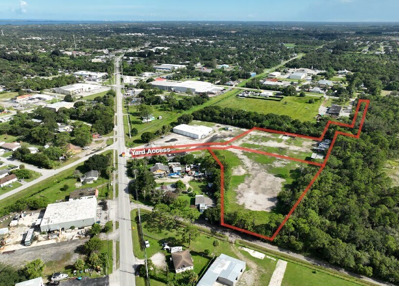907 Angle Rd, Fort Pierce, FL à louer - Photo du bâtiment - Image 3 de 9