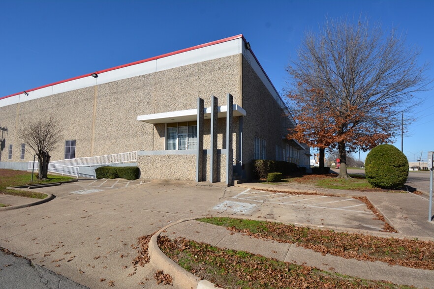 11839 Shiloh Rd, Dallas, TX for lease - Building Photo - Image 3 of 7