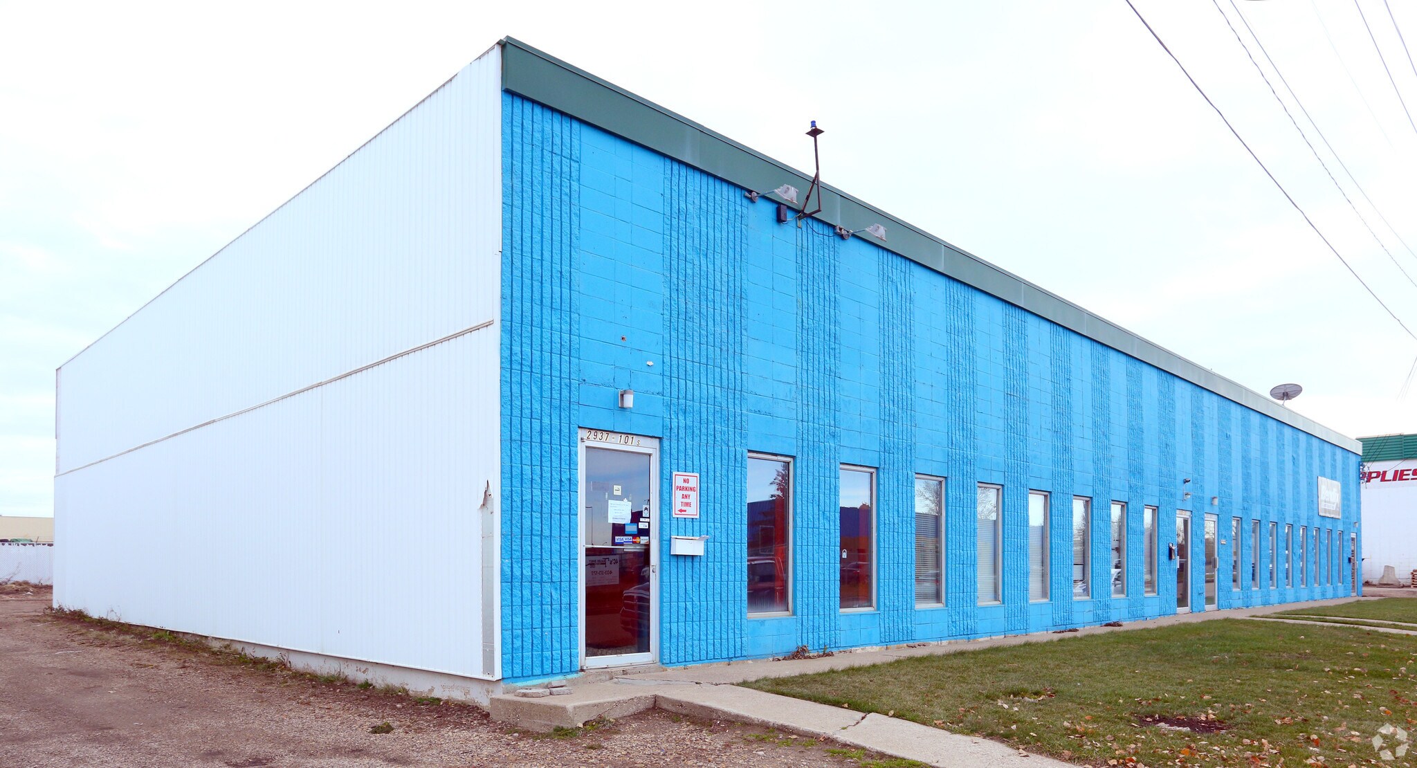 2935 101st St NW, Edmonton, AB à vendre Photo principale- Image 1 de 1