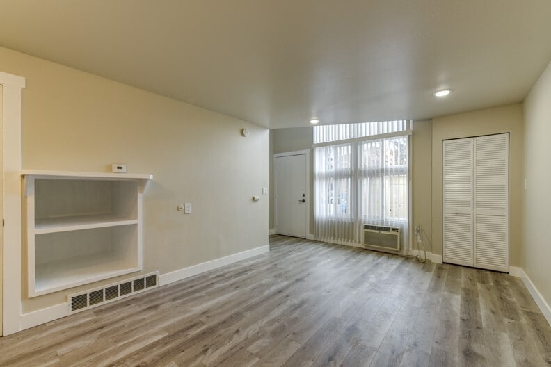 Boulder Collective portefeuille de 2 propriétés à vendre sur LoopNet.ca - Photo du bâtiment - Image 3 de 9