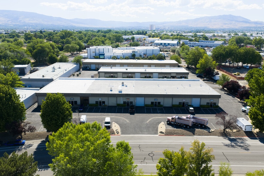595 Spice Islands Dr, Sparks, NV for lease - Building Photo - Image 1 of 7