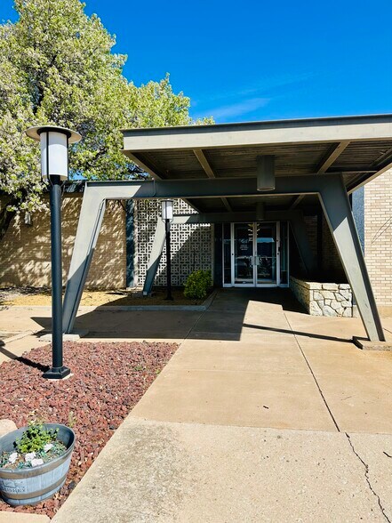 5300 N Meridian Ave, Oklahoma City, OK à louer - Photo du bâtiment - Image 2 de 9