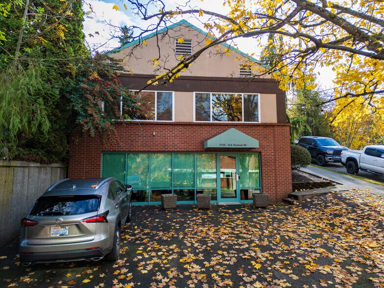 3120 3rd Ave W, Seattle, WA à vendre - Photo du bâtiment - Image 3 de 6