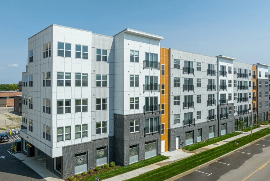 501 S Capitol Ave, Lansing, MI à louer - Photo du bâtiment - Image 3 de 33