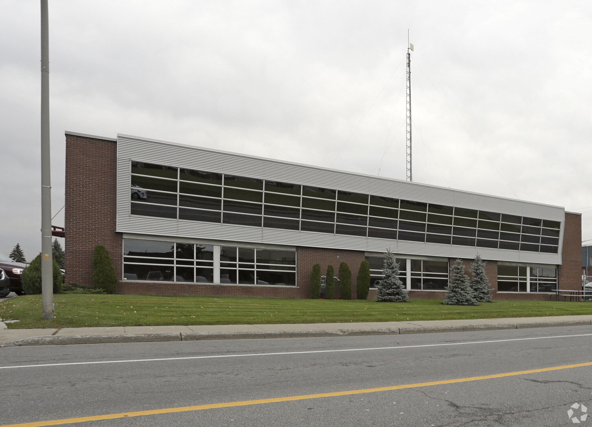10000 Boul Henri-Bourassa E, Montréal, QC for sale Building Photo- Image 1 of 1