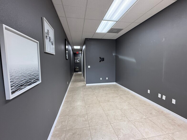 1293 N US Highway 1, Ormond Beach, FL à vendre - Photo intérieure - Image 2 de 7