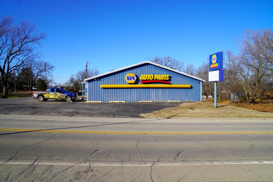 106 W 3rd St, Chandler, OK for sale - Building Photo - Image 3 of 8