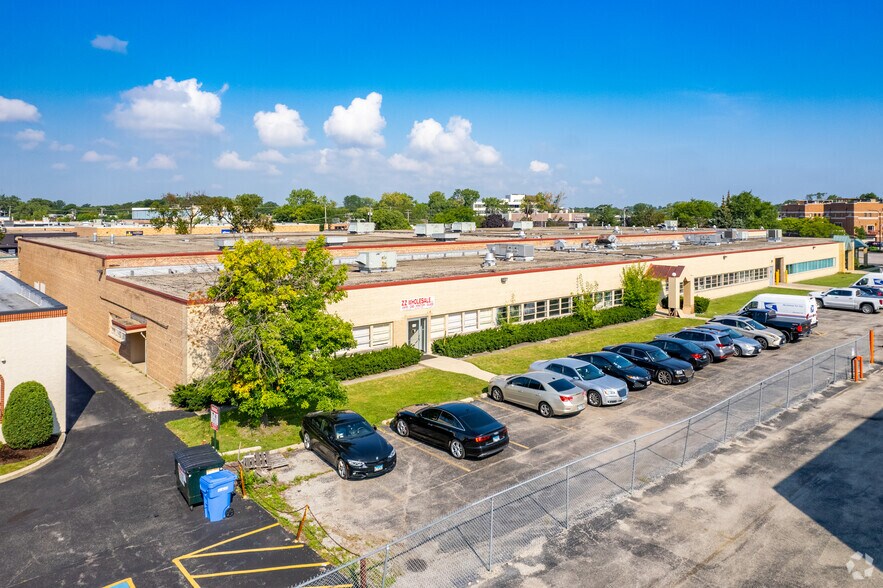 6500 N Lincoln Ave, Lincolnwood, IL à louer - Photo du bâtiment - Image 3 de 10