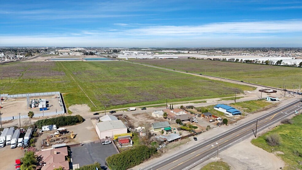3133 Yosemite Ave, Lathrop, CA à vendre - Photo du bâtiment - Image 2 de 7