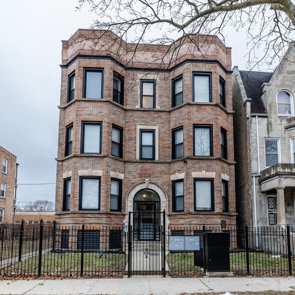 1439 E 66th Pl, Chicago, IL for sale - Building Photo - Image 2 of 42