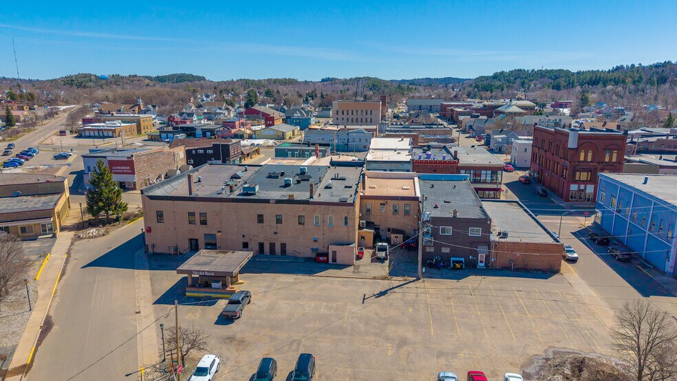 100-106 S Main st, Ishpeming, MI à vendre - Photo du bâtiment - Image 3 de 87