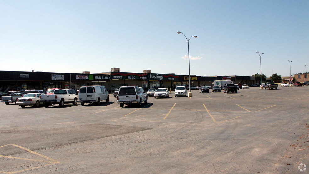 Broadway at Hailey St, Sweetwater, TX for lease - Building Photo - Image 1 of 1