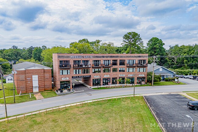 More details for 202 S Main St, Belmont, NC - Multifamily for Sale