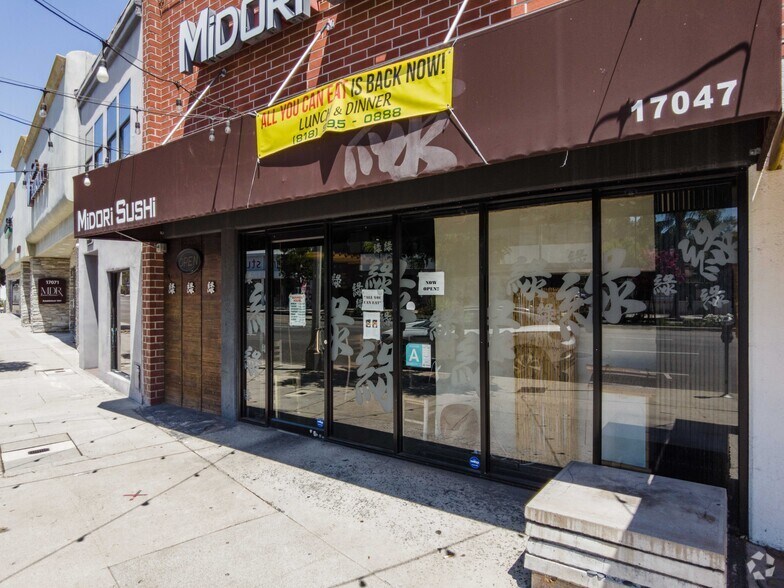 17047 Ventura Blvd, Encino, CA à vendre - Photo du bâtiment - Image 3 de 15